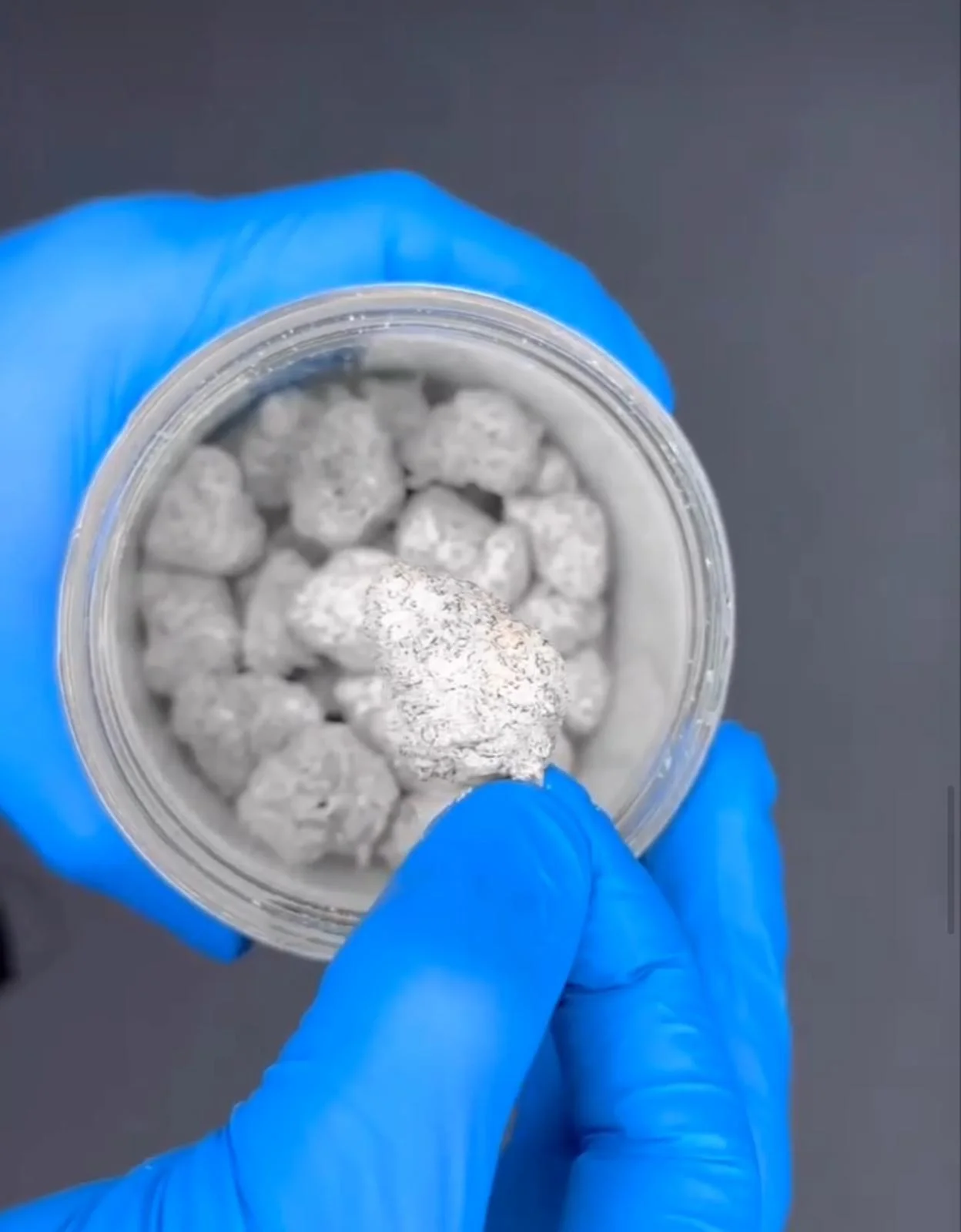 Snow Cap weed Oz Jar | Buy Weed Snow Caps | How To Buy Snow caps weed Online, Snowcaps Weed White - Image 2